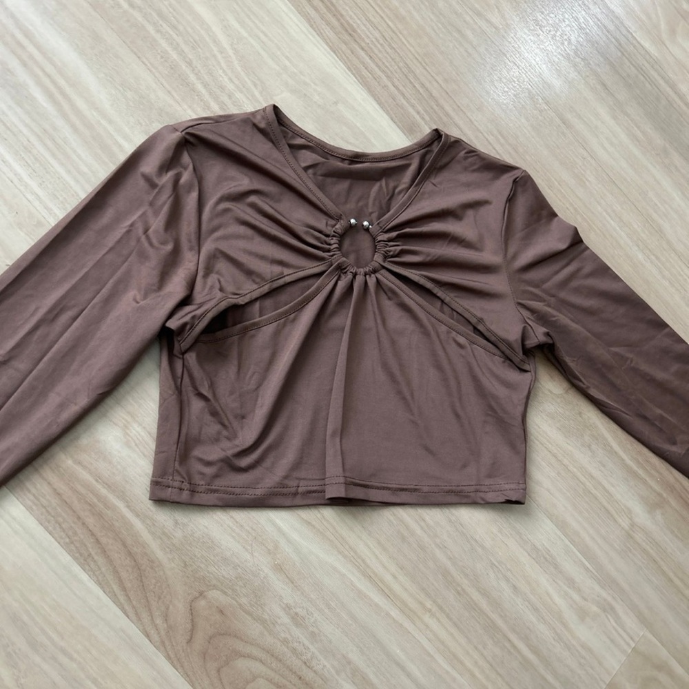 Brown Trendy Long Sleeve Ruched Midsection Slit Crop Top